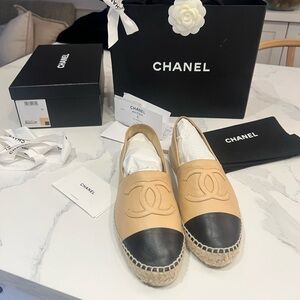 CHANEL Tan and Black Espadrilles size 39